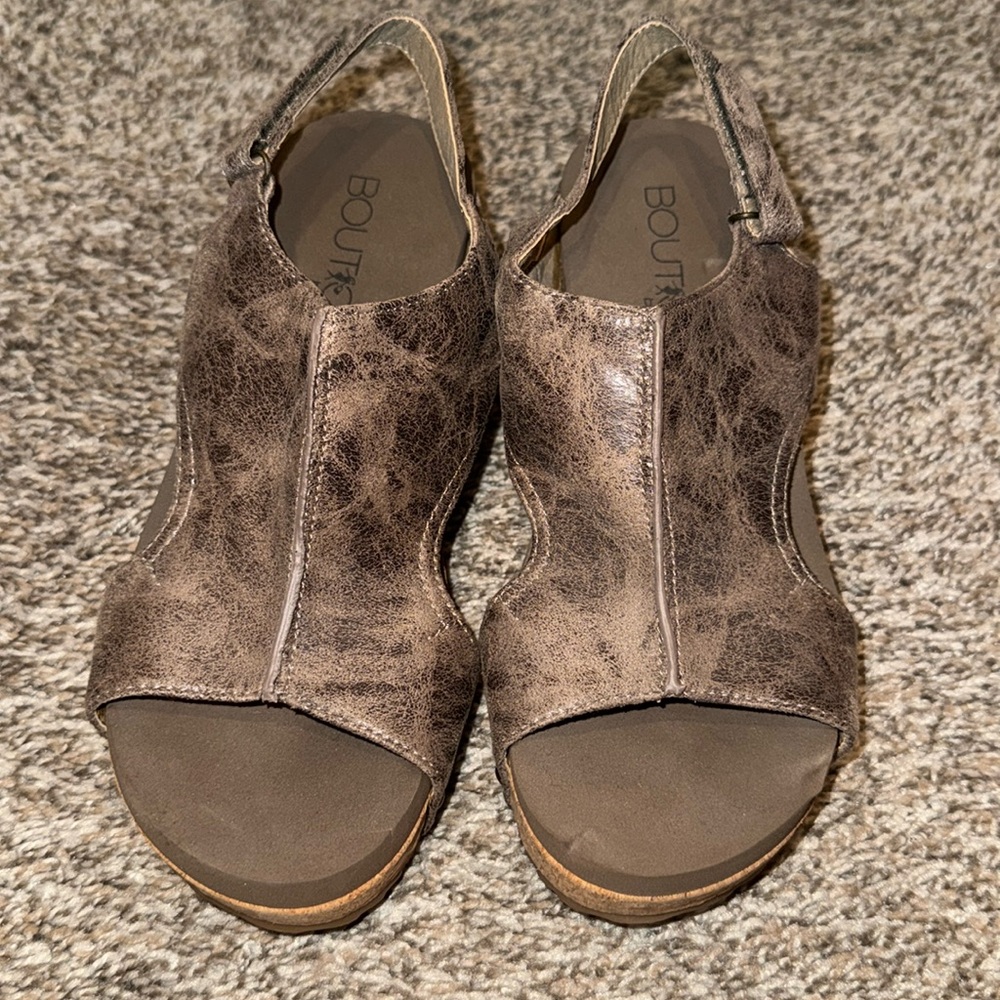 Corkys boutique wedge size 7